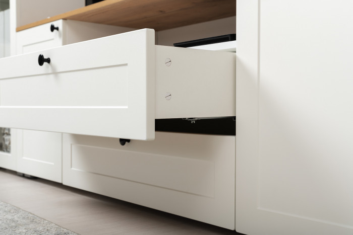 Остин 16.47 Тумба под ТВ, цвет белый шагрень/дуб крафт золотой, ШхГхВ 160х41,9х60,8 см.